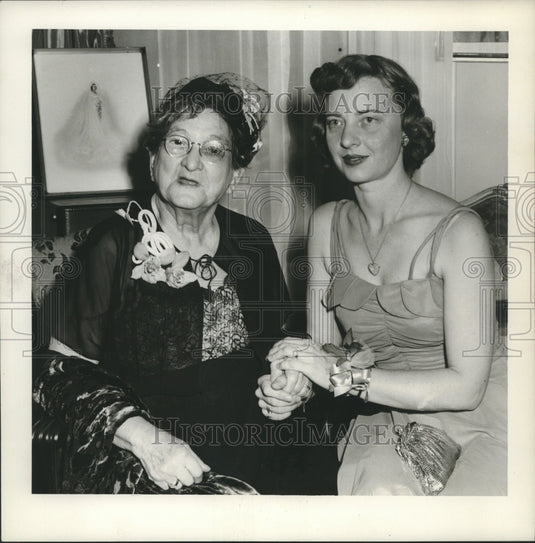 1952 Press Photo Mrs. William B. Gregory, Founder with Mrs. George A. Heft - Historic Images