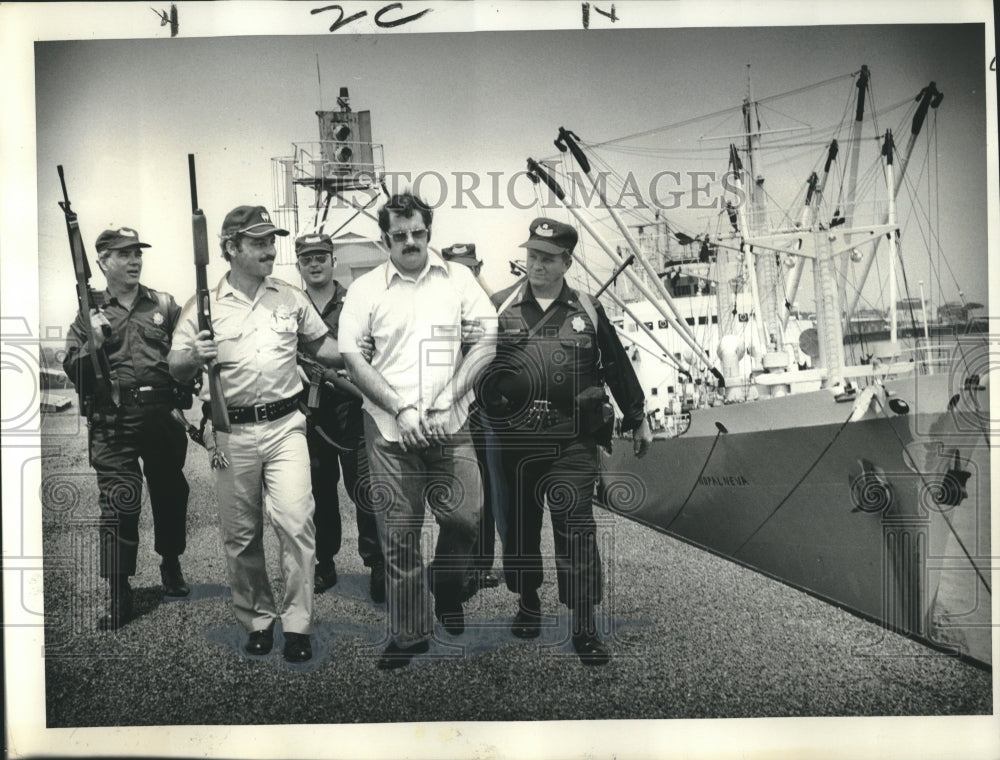 1975 The Harbor Police SWAT team "arrest" Manuel Rodriguez - Historic Images