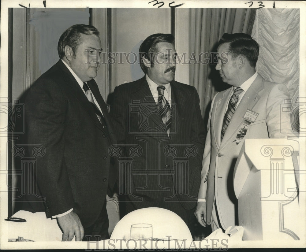 1972 Press Photo Digitronics Users Association delegates confer at Royal Orleans-Historic Images