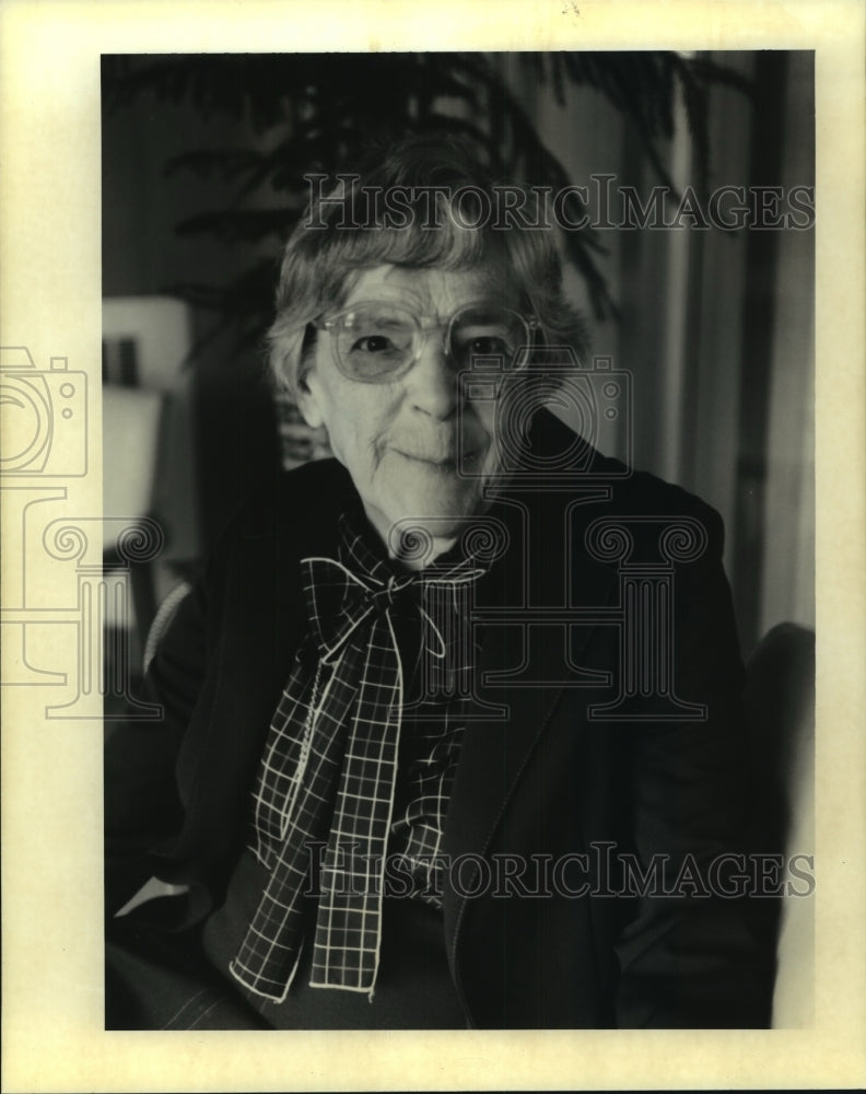 1994 Sister Louise Aimee Hanemann, featured volunteer - Historic Images