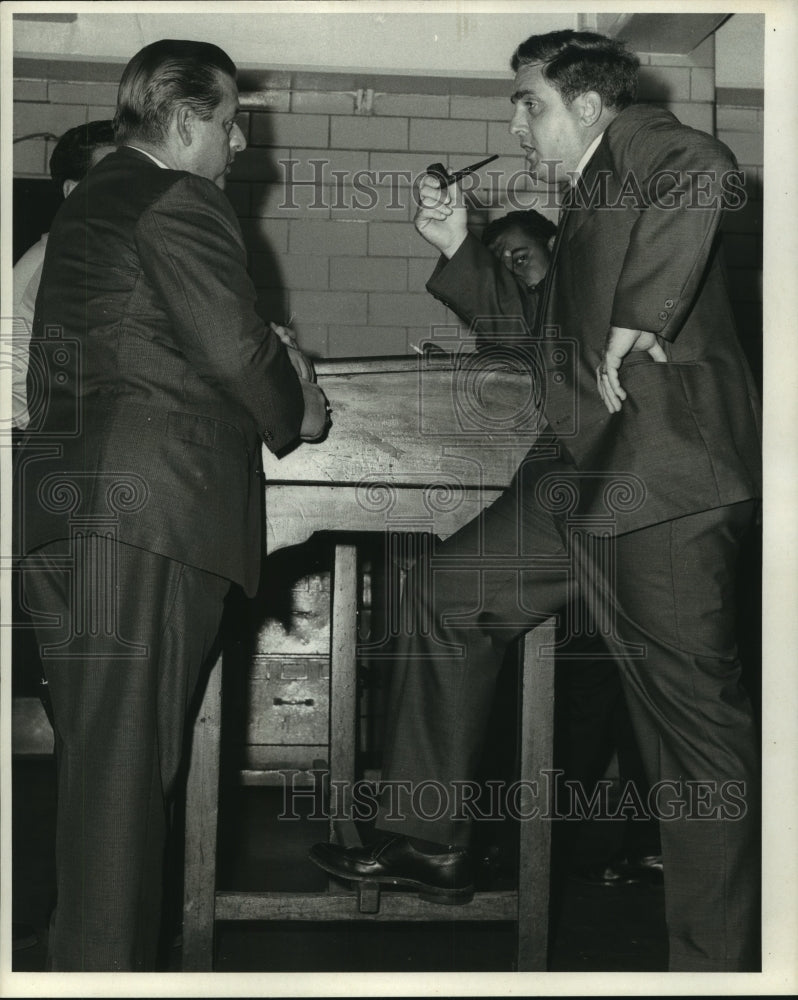1969 Press Photo Louis A. Heyd Jr. speaking to his colleague - nob30566 - Historic Images