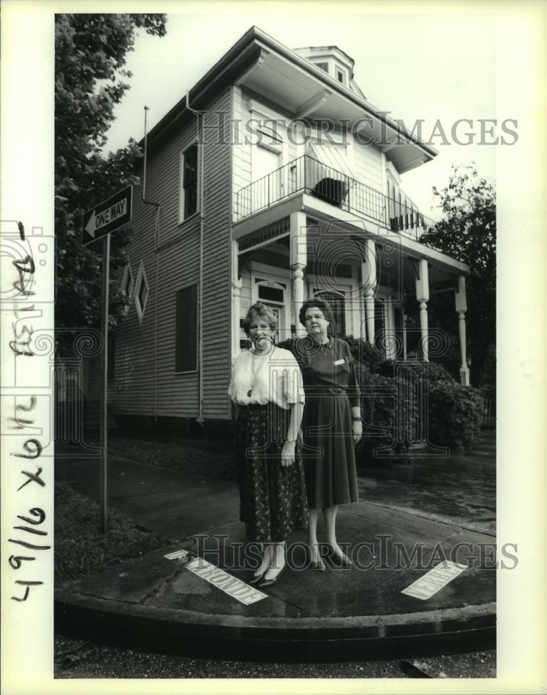 1991 Dionne Harmon and Cynthia Ward at Comeback home at 200 Verret - Historic Images