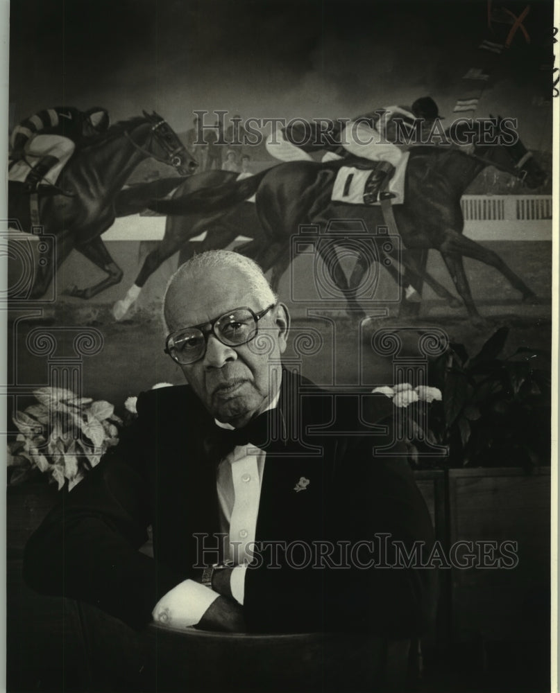 1983 Rudy Hart, maitre d&#39; at the Fair Grounds Club House - Historic Images