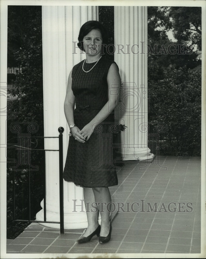 1966 Press Photo Ely Hanckes, Debutante - nob30666 - Historic Images