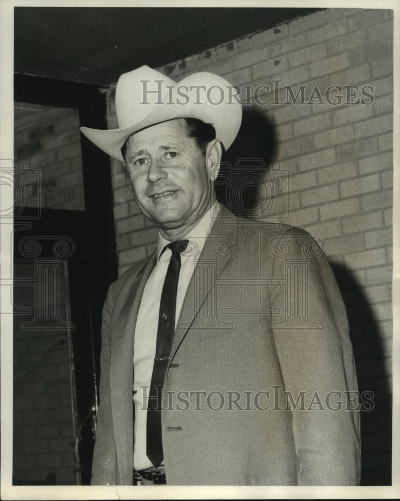 1966 Press Photo Warden E.V. Hanchey - nob30668 - Historic Images