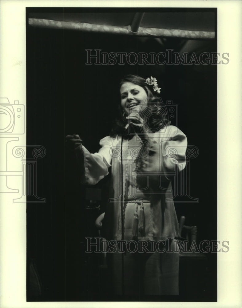 1981 Sandy Hancock, local singer - Historic Images