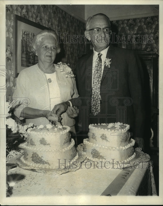 1968 Press Photo Mr. & Mrs. Elmore R. Healy celebrating their Golden Anniversary - Historic Images
