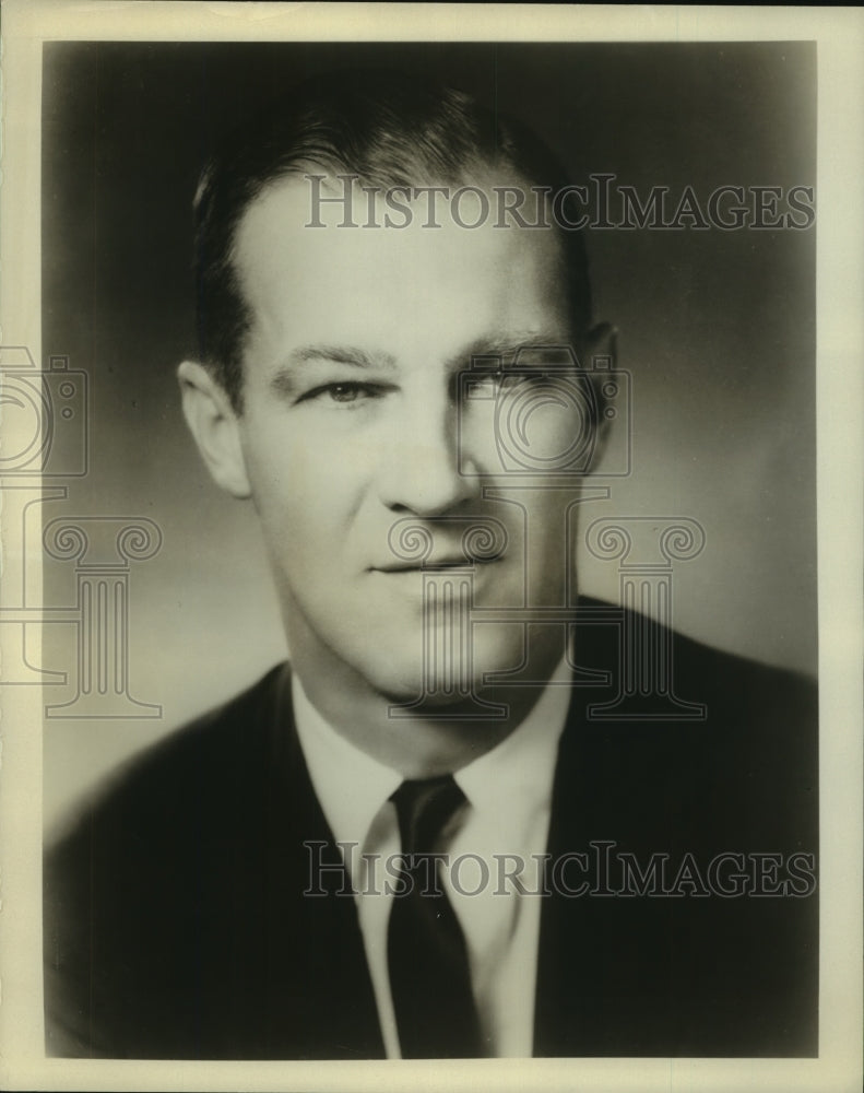 1963 Press Photo John R. Henry, vice president of American Can Company. - Historic Images
