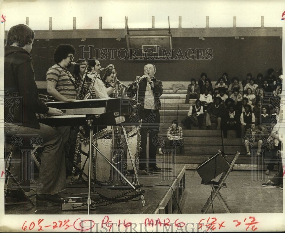 1977 Woody Herman and band play music in a gymnasium - Historic Images