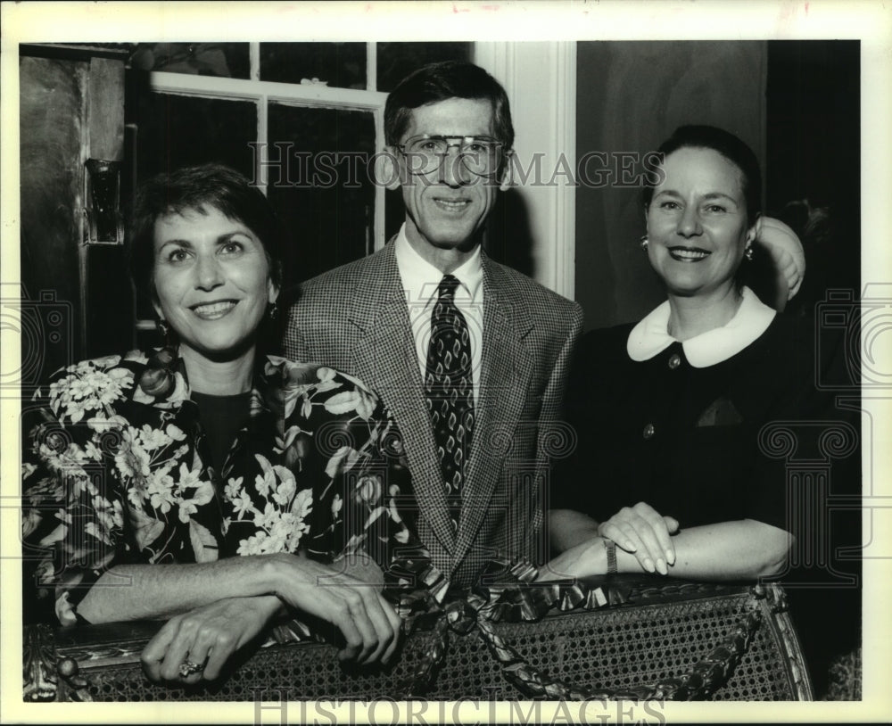 1994 Susan Jepsen, Philip Coulter, and Susan Hess at the University - Historic Images