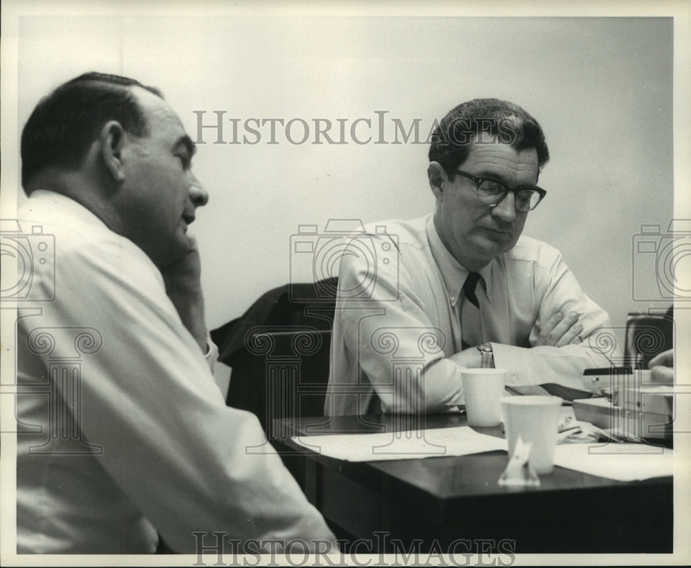 1968 Press Photo George Gibson and Victor Hess - nob31193 - Historic Images