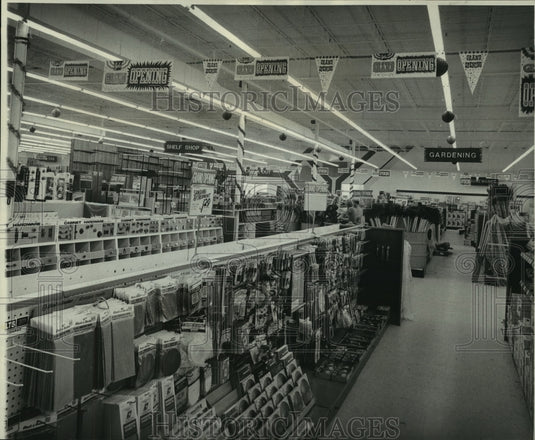 1972 Press Photo New Handy City store occupies 45,000 square feet - nob31232 - Historic Images