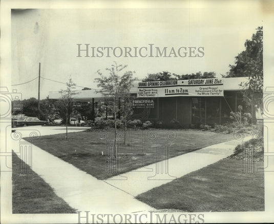 1975 Press Photo View of Hibernia Bank located at 3800 General Degaulle - Historic Images