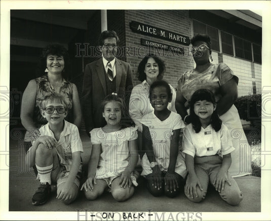 1988 Alice M. Harte Elementary School students and staff - Historic Images