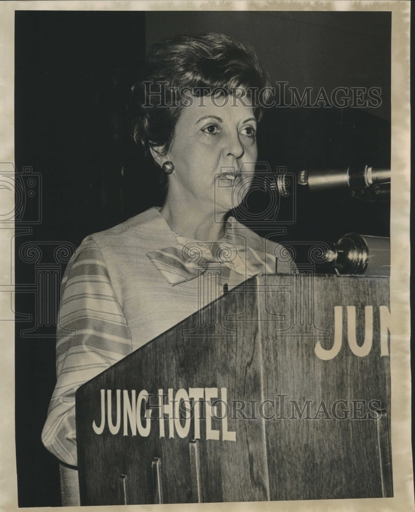 1967 Press Photo Catherine Healy at Women of the Motion Picture Industry meeting - Historic Images
