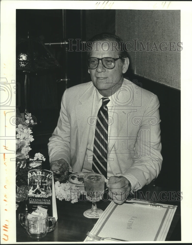 1982 Roy Haverkamp, diplomat in residence at Dillard University - Historic Images