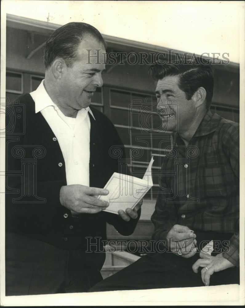 1969 Press Photo Agent Tommy Caferelli with jockey Donald Holmes - nob32112 - Historic Images