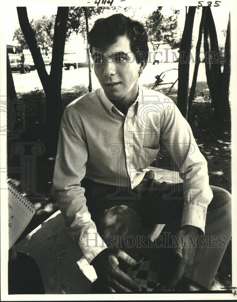 1979 Press Photo Neil Hattier speaks about spending seven weeks in a deep coma - Historic Images