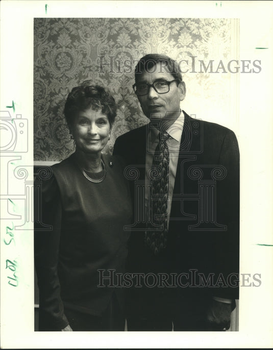 1991 Press Photo Lynne & Dr. James Holmes at St. Stanislaus Alumni Assn. event - Historic Images