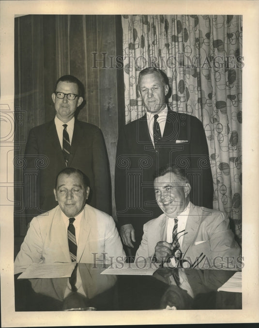 1965 Press Photo Fordy Hardy and other investment bankers at Carondelet Street-Historic Images