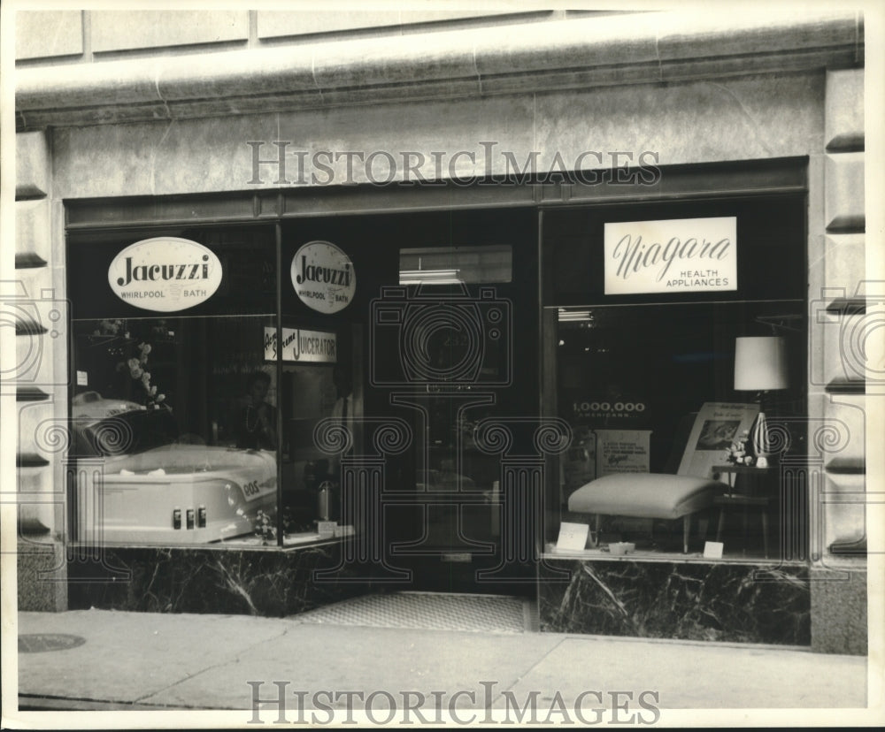 1961 Press Photo Health Distributors Inc.&#39;s new location at 232 Royal-Historic Images