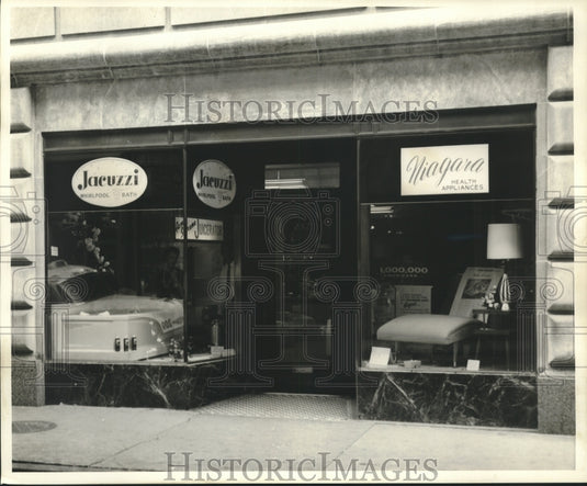 1961 Press Photo Health Distributors Inc.'s new location at 232 Royal-Historic Images