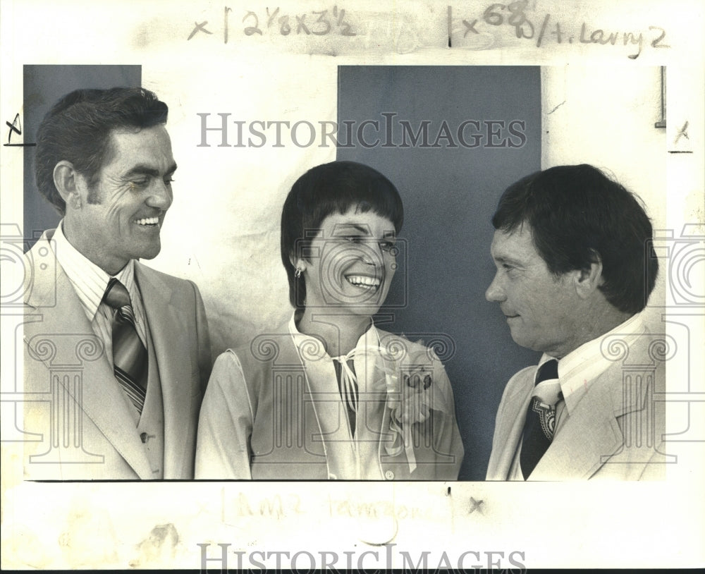 Press Photo New city Mayor M.W. &quot;Webb&quot; Hart with Judith Wood &amp; Max Rodriguez-Historic Images