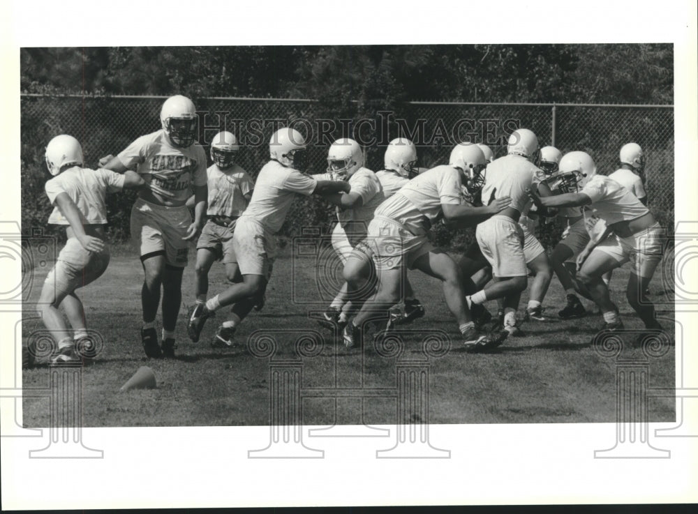 1995 Press Photo Archbishop Hanna Football team in practice - nob32793 - Historic Images