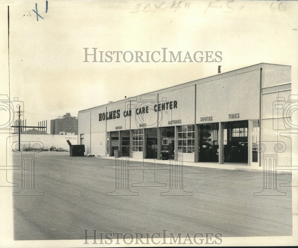 1974 Press Photo The sixth D.H. Holmes Car Care Center in the New Orleans - Historic Images