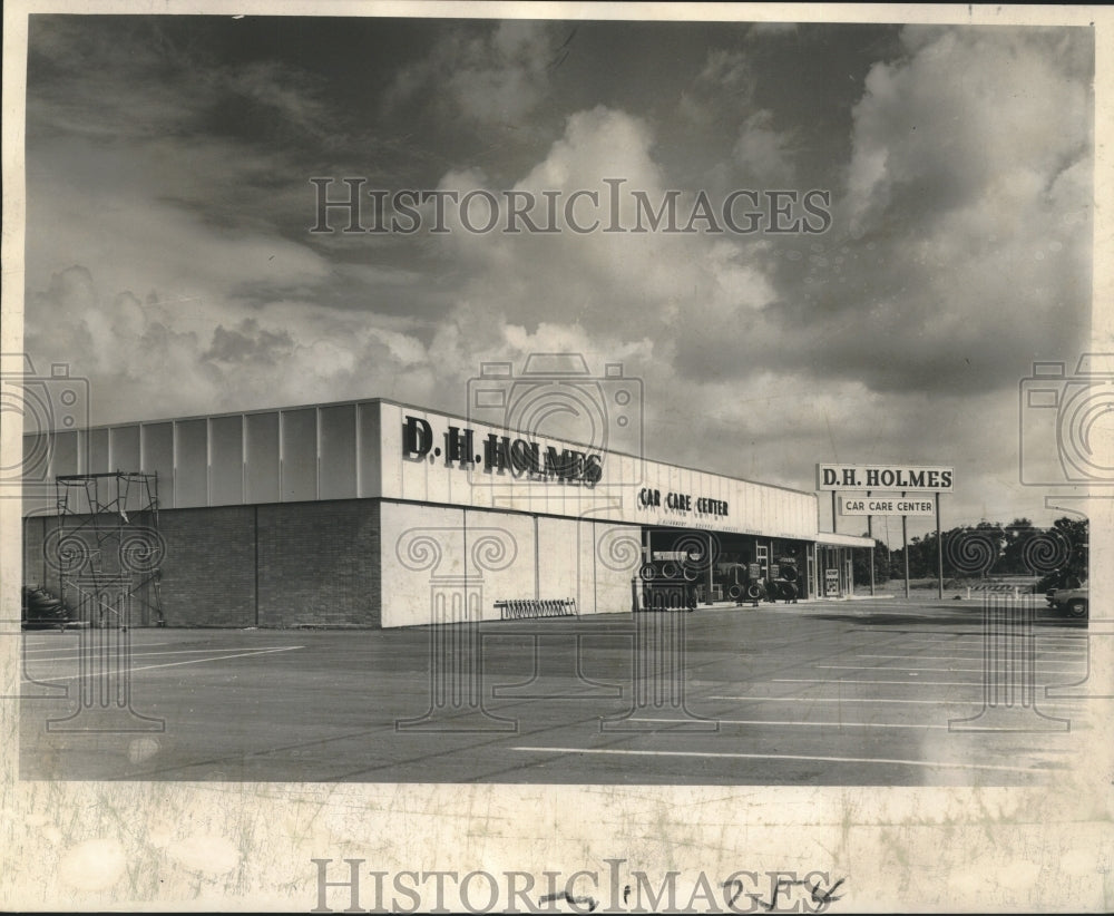 1966 D.H. Holmes Car Center at Oakwood Shopping Center in Gretna - Historic Images