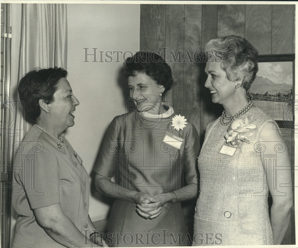 1968 Press Photo Founding Members of the LSUNO Woman&#39;s Club- Coffee Meeting - Historic Images