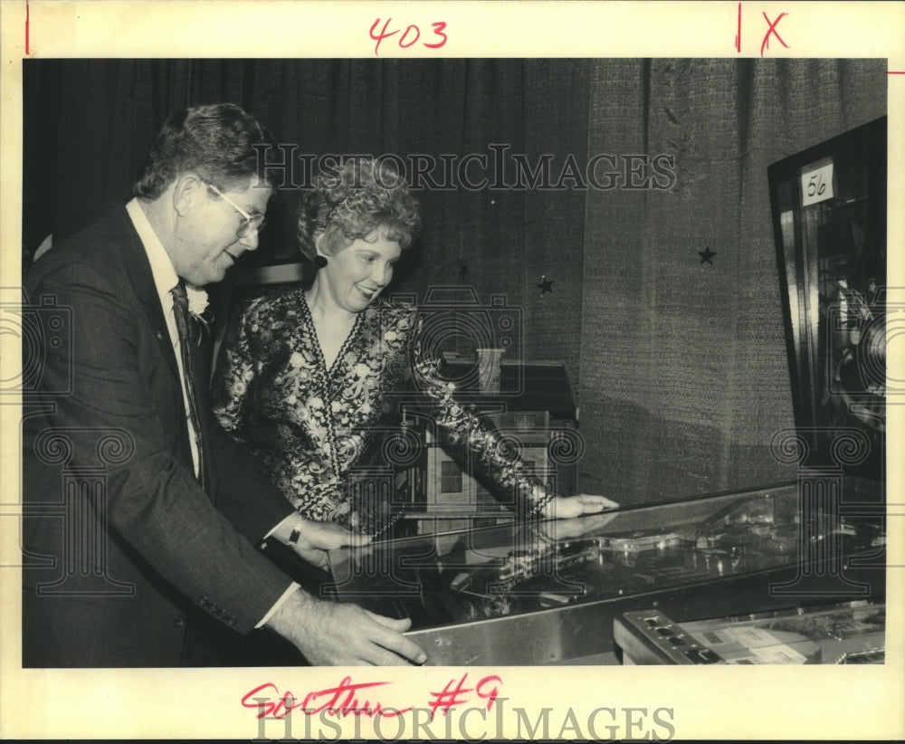 1992 Press Photo David and Paula Hardin play game - nob33020 - Historic Images