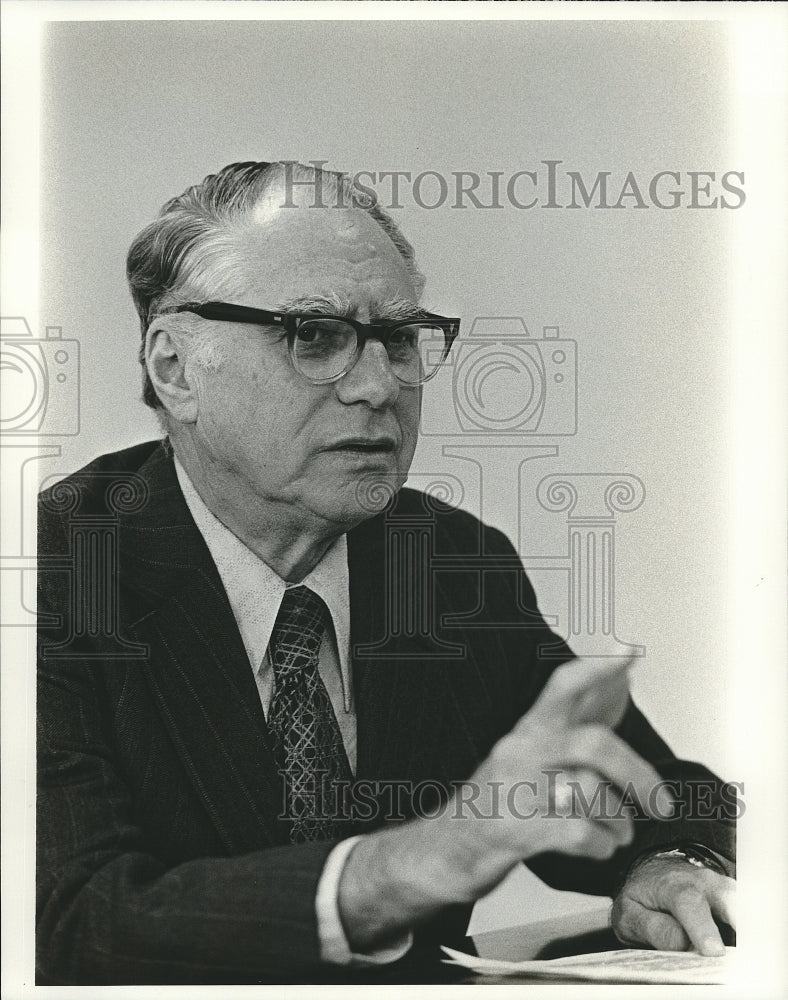 1976 Press Photo Austin N Heller, Energy Research and Development Administration - Historic Images