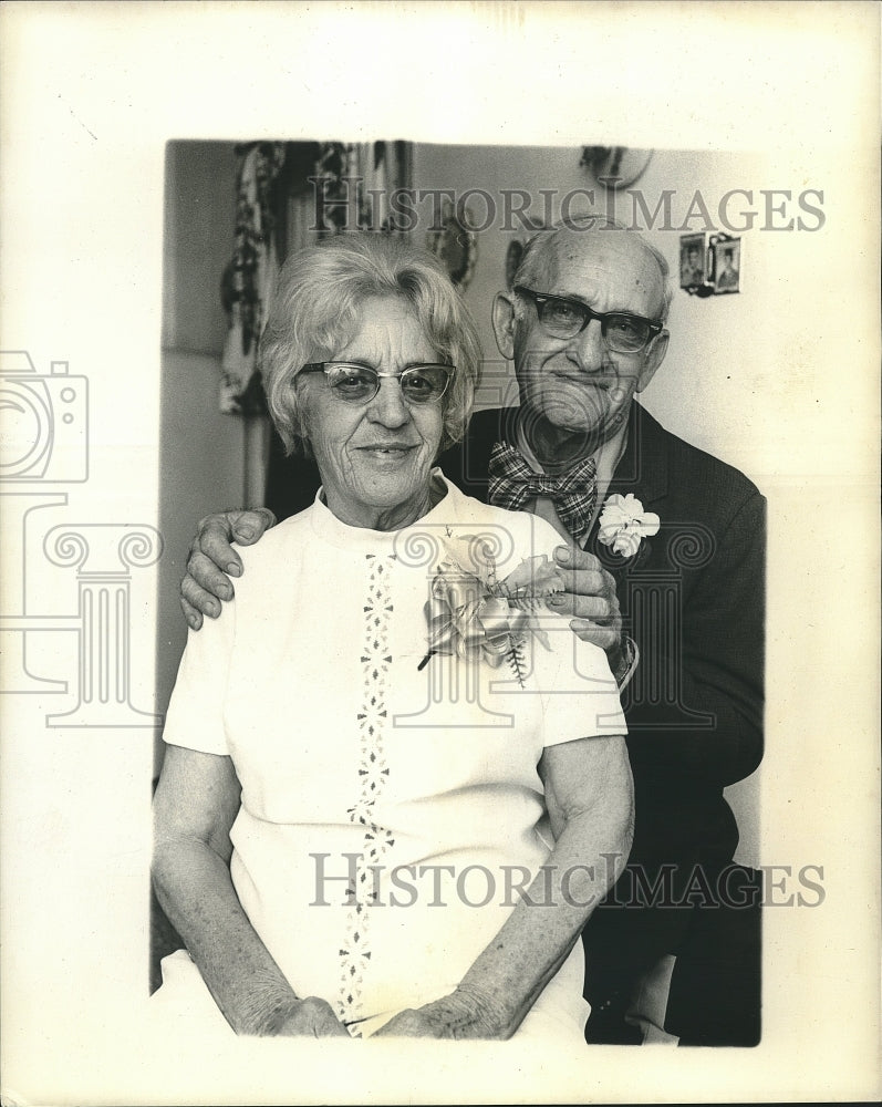 1974 Press Photo Mr. and Mrs. Clarence Hebert celebrate 50th wedding anniversary-Historic Images