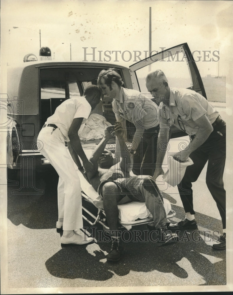 1973 Press Photo Elton Hill, victim of ship explosion in the Gulf - nob33323-Historic Images