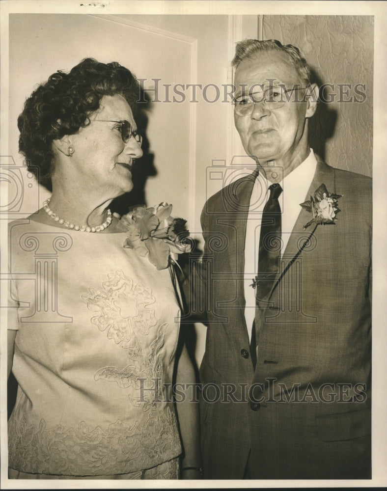 1967 Press Photo Mr. and Mrs. Raymond Hecker&#39;s 50th wedding anniversary - Historic Images