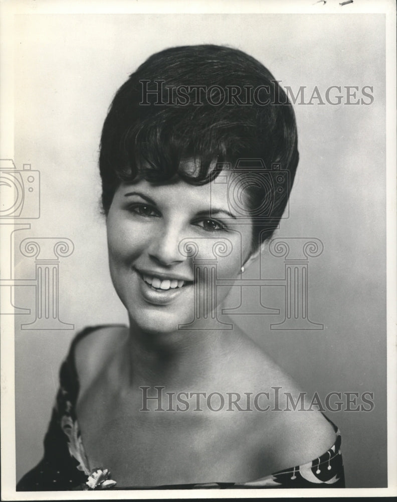 1965 Miss Lynda Ann Heider, Maid of Krewe Zeus - Historic Images