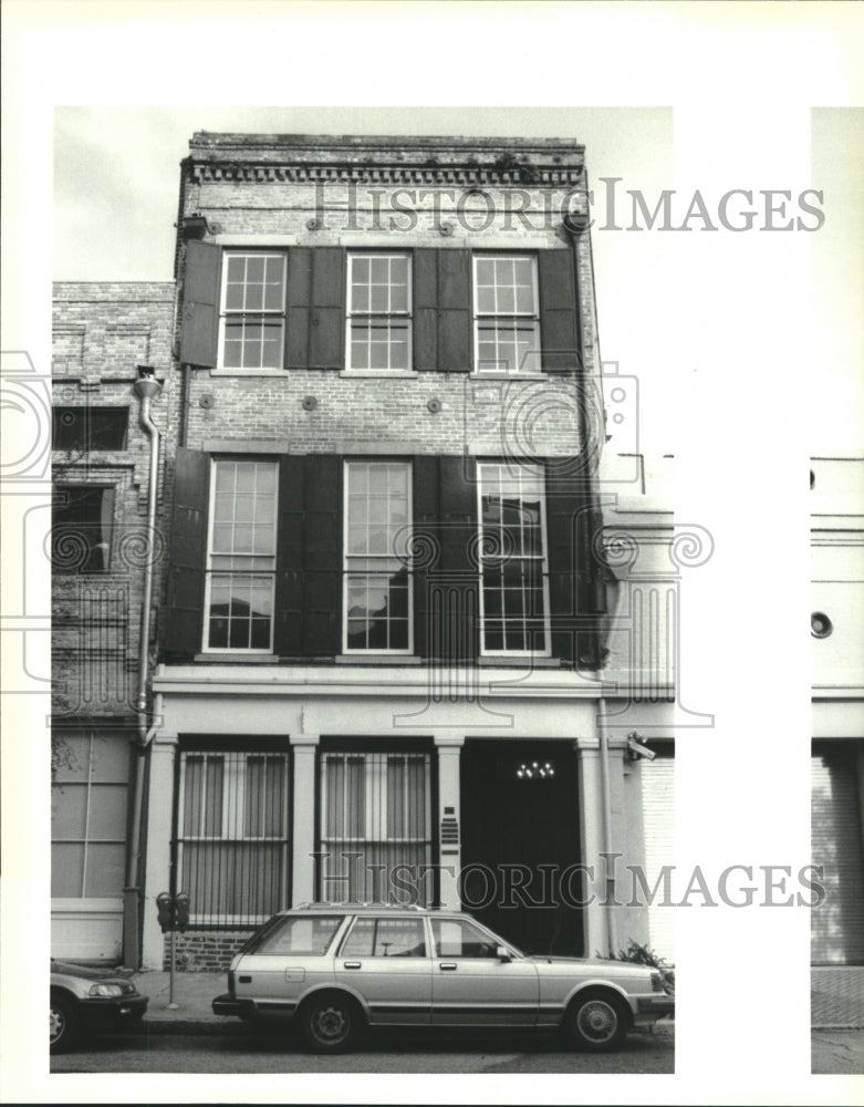 1993 Three story building at 526 South Peters - Historic Images