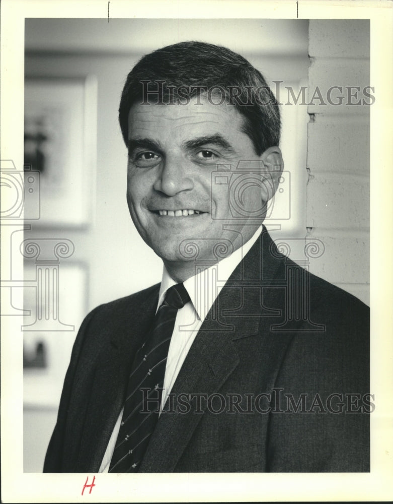 1992 Press Photo Executive Charles W. Heim Jr. of Ochsner - Historic Images