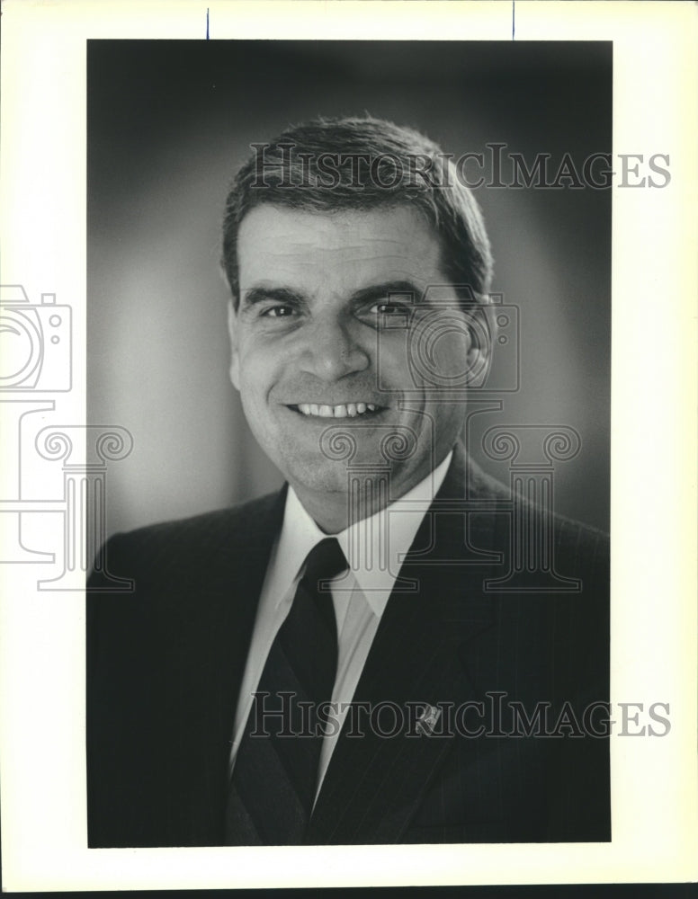 1989 Press Photo Alton Ochsner Medical Foundation VP Charles W. Heim Jr. - Historic Images