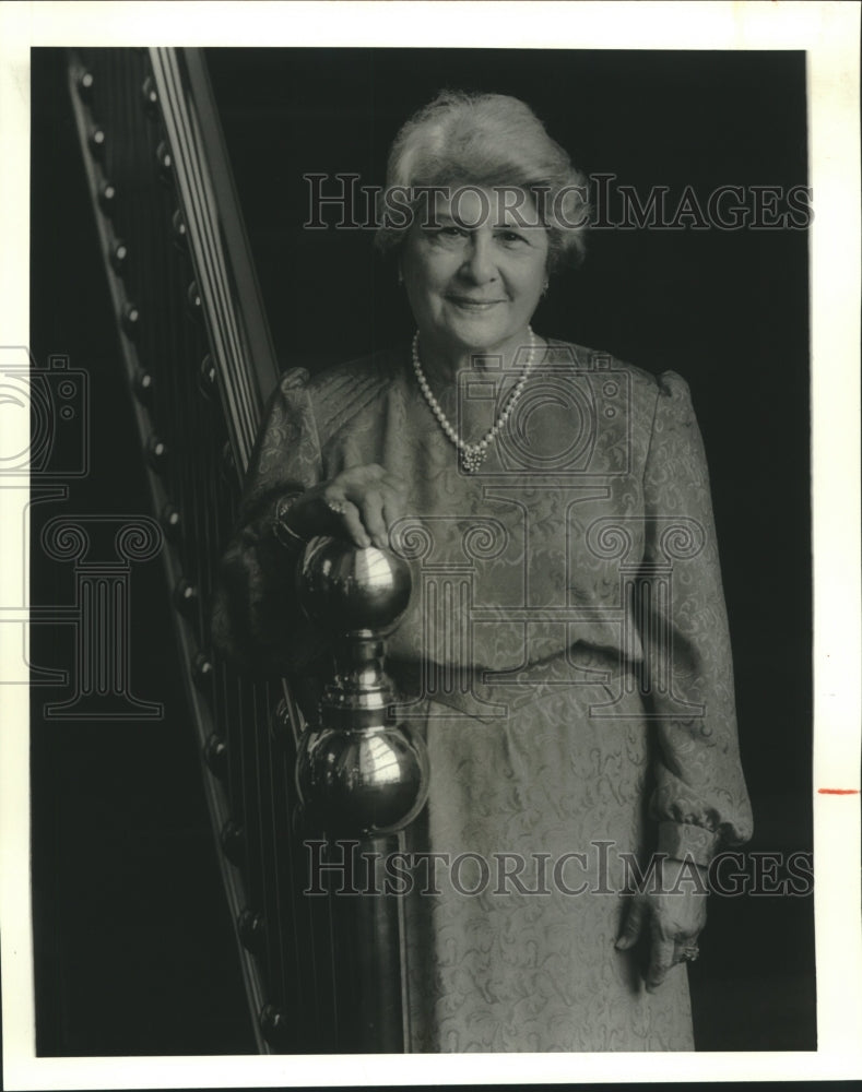 1987 Press Photo Mary Hebert received the Great Lady Award at the Landmark Hotel - Historic Images