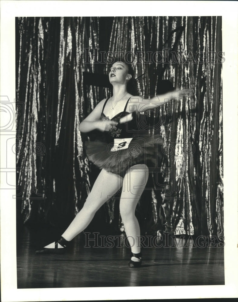 1988 Press Photo Kerri Michelle Hebert in the St. Bernard Junior Miss Program. - Historic Images