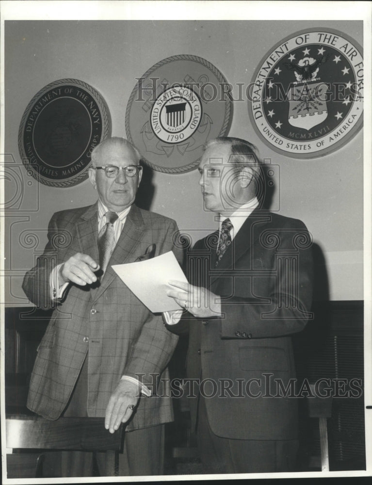 1974 Press Photo F. Edward Hebert and David C. Treen discuss Treen&#39;s appointment - Historic Images