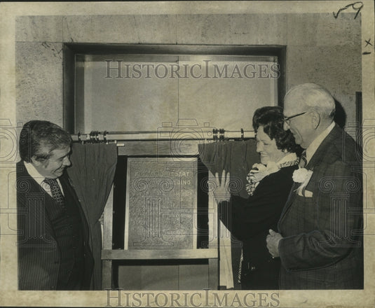 1975 Press Photo Congressman & Mrs. Hebert at F. Edward Hebert Federal Building - Historic Images