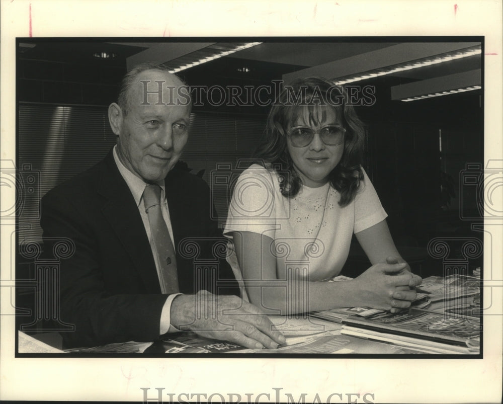 1990 Press Photo Henry Helm &amp; C.R. Schwarz at Benjamin Franklin Reunion - Historic Images