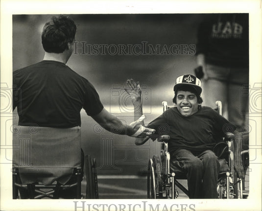 1987 Press Photo Ricky Fernandez during Edward Hebert Hospital's wheelchair game - Historic Images