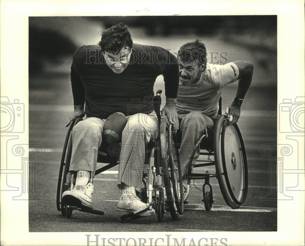 1987 Press Photo Touchdown during the F. Edward Hebert wheelchair football game - Historic Images