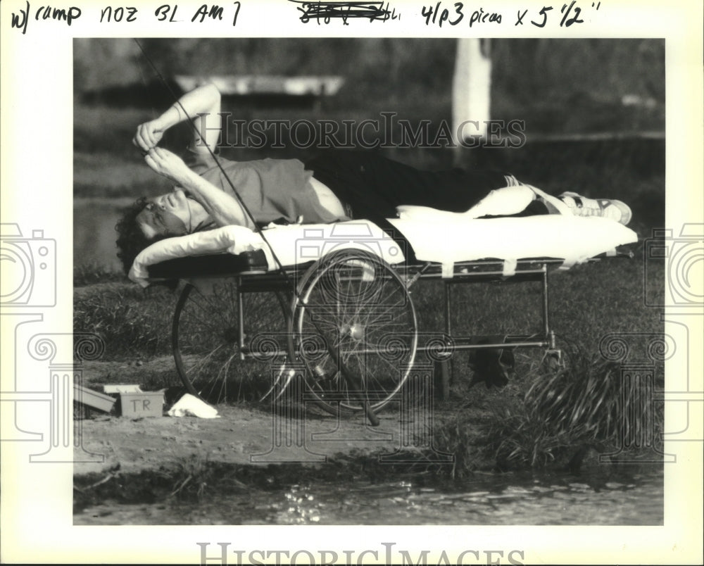 1991 Press Photo Paraplegic Eillie Webb- F. Edward Hebert Hospital Fishing trip - Historic Images