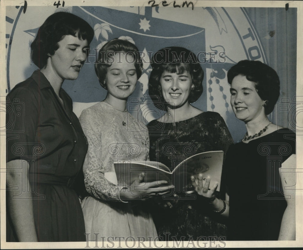 1960 Press Photo Alumnae at the Golden Jubilee homecoming of Dominican College - Historic Images