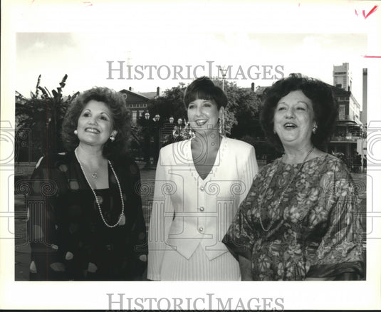 1992 Press Photo Jackie Delcuze, Debra Hebert, Jackie Janneck- Concierge Society - Historic Images